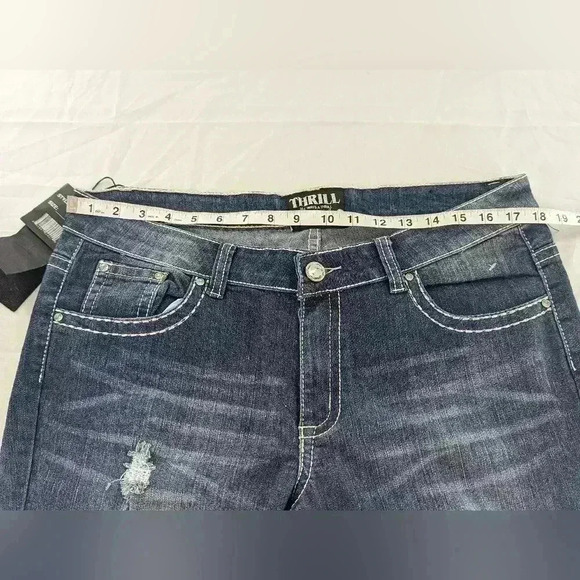 Thrill Women's Size 15 NWT Distressed Stud Back pocket Straight Leg Jeans - Picture 13 of 16